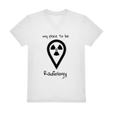 V-Auschnitt T-Shirt (Herren) - my place to be Radiology (großes Logo) - Alles Einstellungssache 